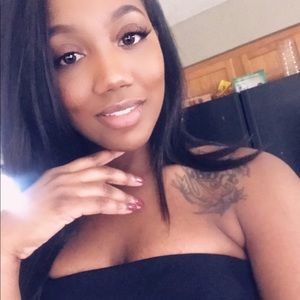 Meet your Posher, Eleni